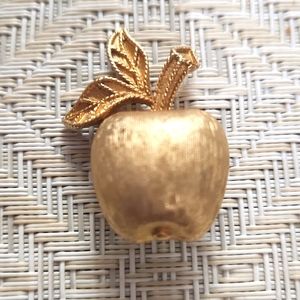 Vintage Avon Gold-tone Apple Booch
